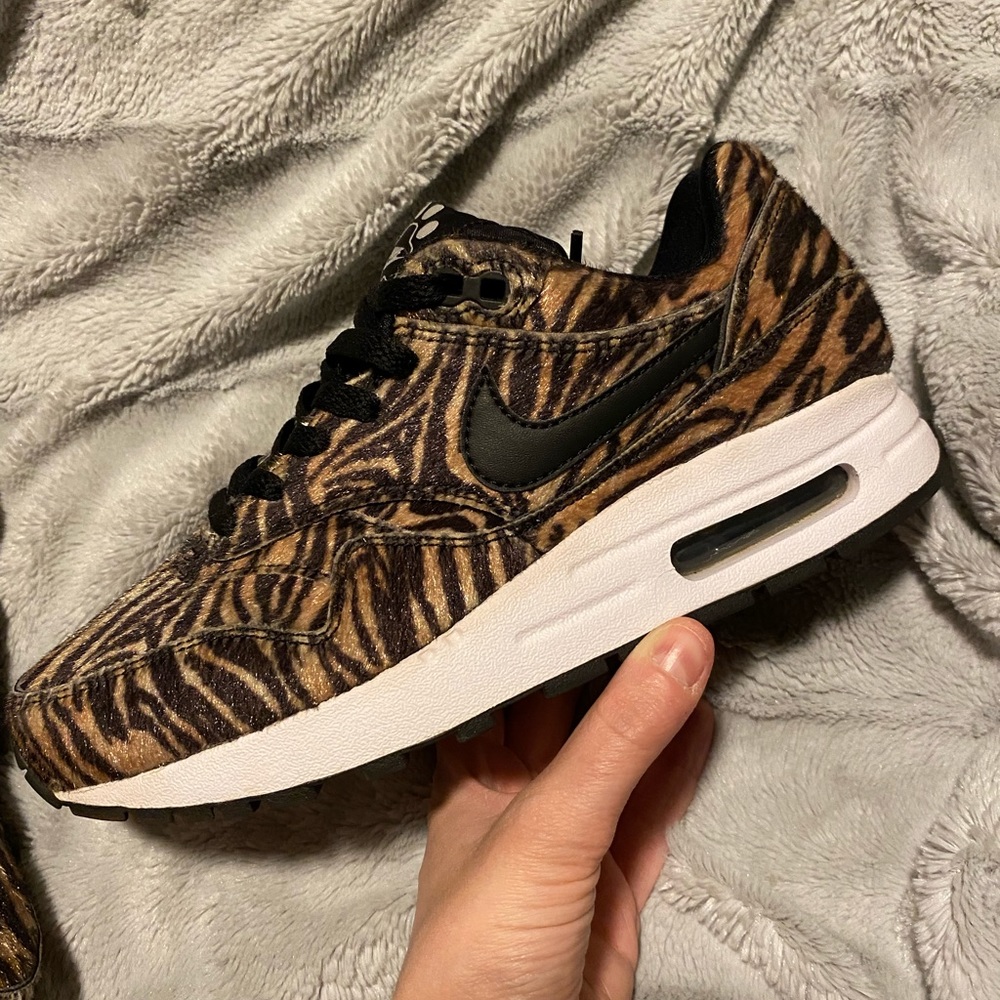 Nike Women's Athletic Shoes - Black and Brown Animal Print